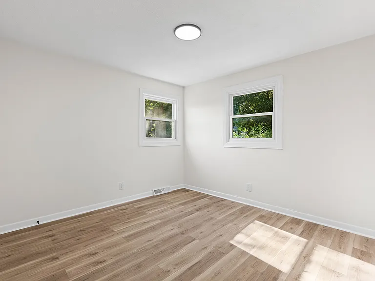 1471 Miller St — Photo 8