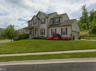 210 Merwood Dr, Morgantown, PA 19543