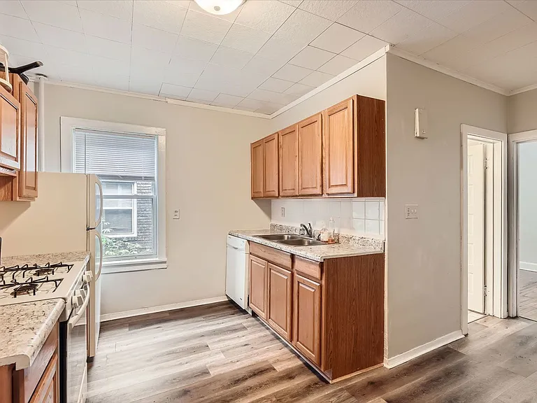 1716 Grand Ave — Photo 1