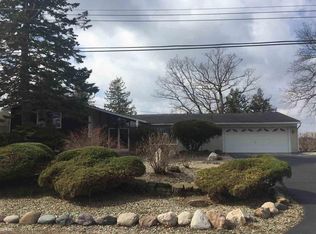 2915 Lola Ct, Waterford, MI 48329