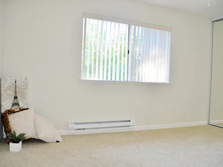Woodview Apartments — Photo 9