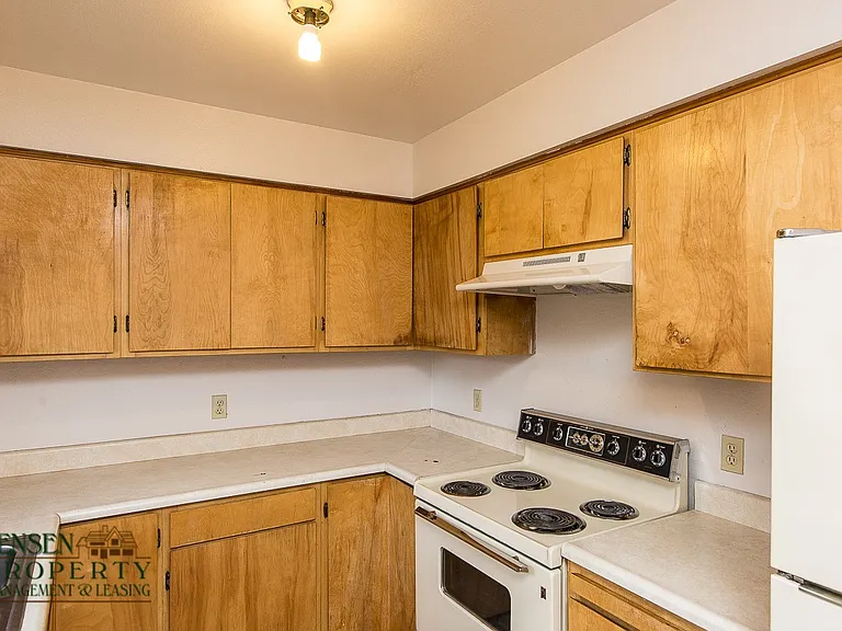 1163 W 540 N — Photo 11