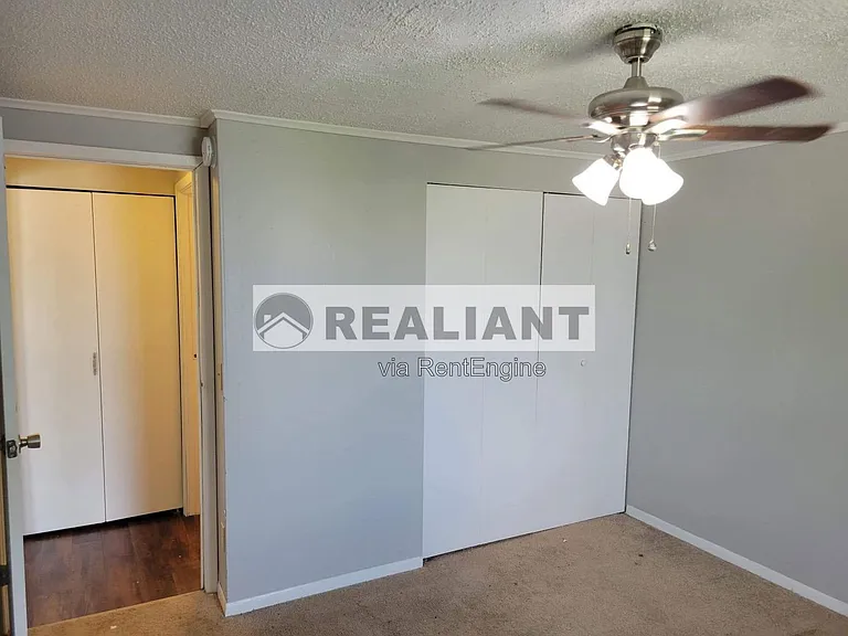 505 Amhurst Dr — Photo 4
