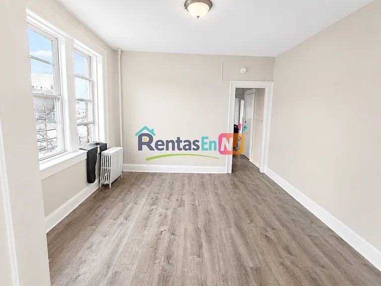 731 S 13th St #2L1 — Photo 2