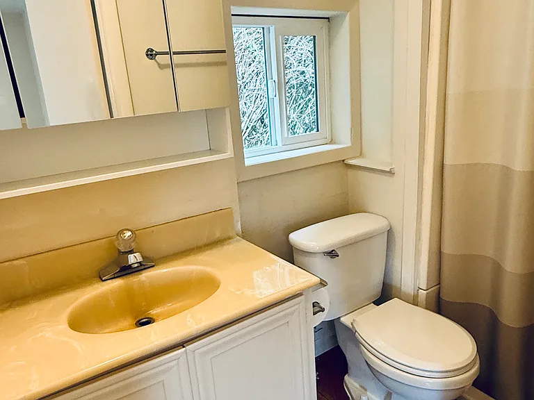 20 Graham Ave — Photo 4