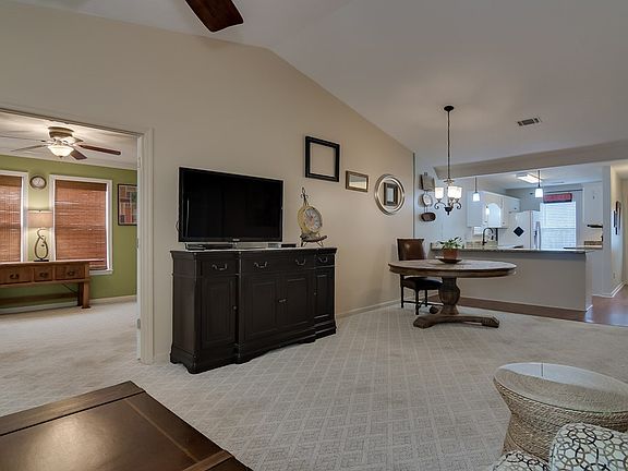 5th image of 142 Stonington Ln
