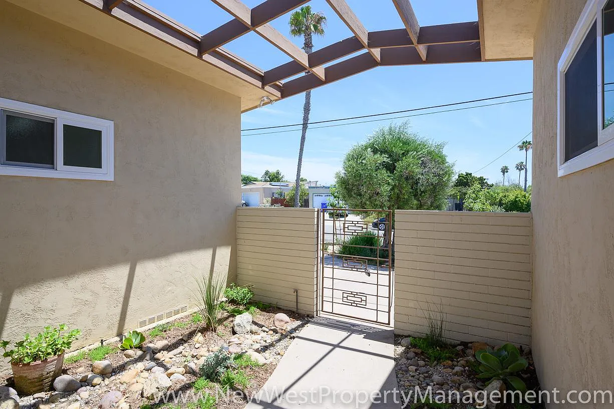 3 bed, 1542 sqft, $4,950 — Photo 3