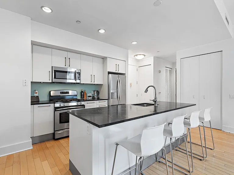 4 Beacon Way #1603 — Photo 2