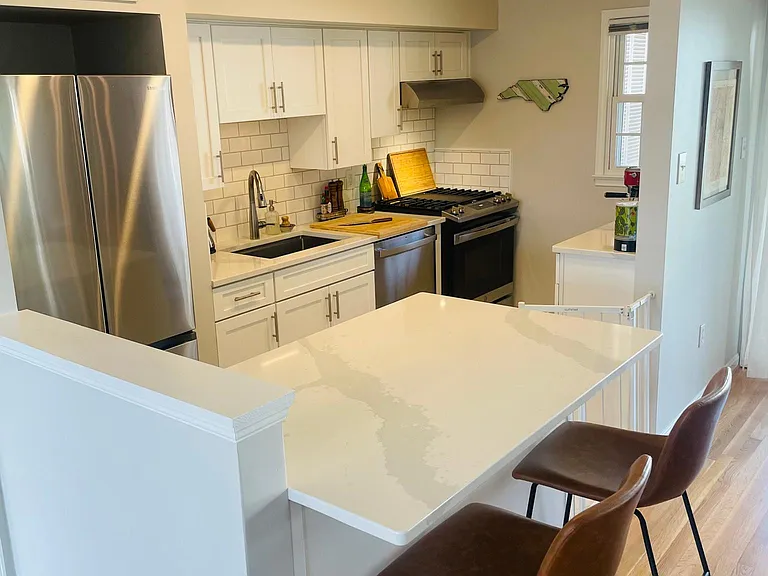2422 Barracks Pl #3 — Photo 3