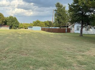 709 S Grand St, Wolfe City, TX 75496