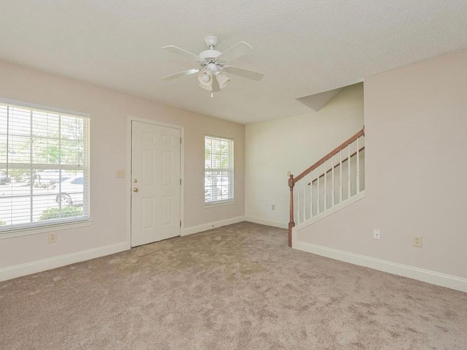 1st image of 629 Bear Dr