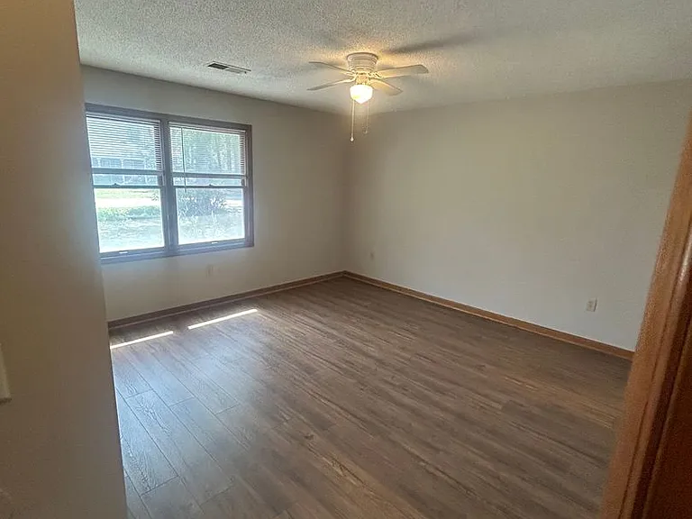 307 Stratford Pl — Photo 23