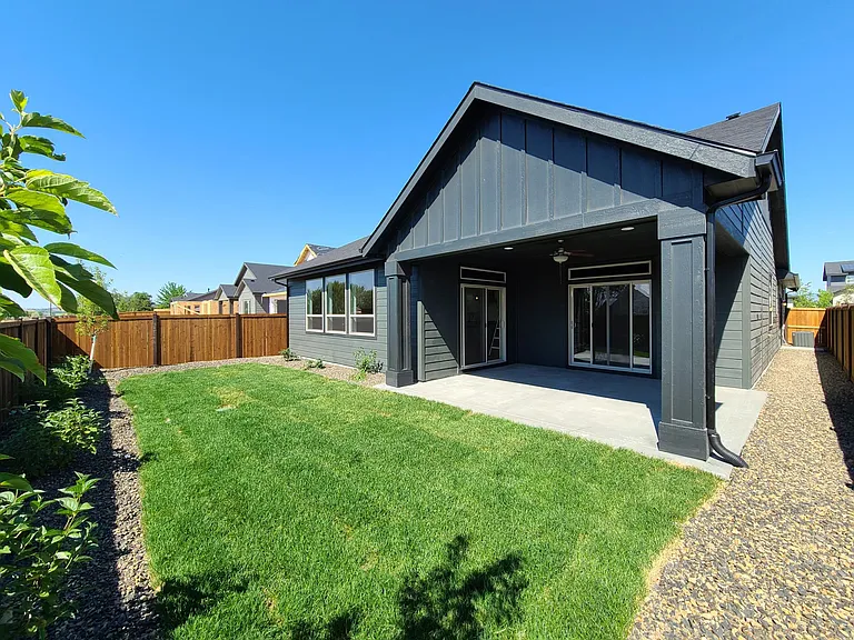 409 S Hamlin Ln — Photo 44