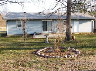 719 Pawnee Dr, Du Quoin, IL 62832