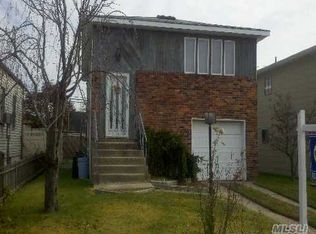 134 Deauville Pkwy, Lindenhurst, NY 11757