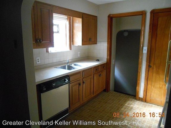4th image of 8321 Grand Division Ave