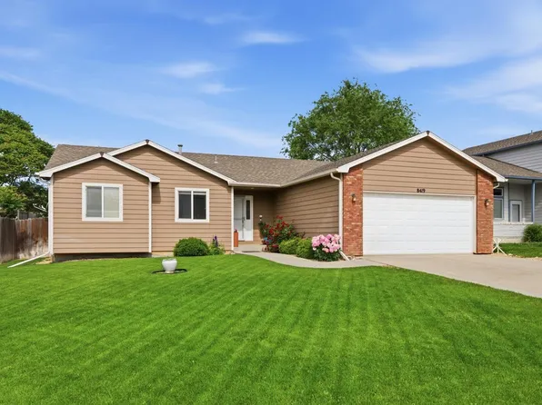 8419 Three Silos Dr, Wellington, CO 80549