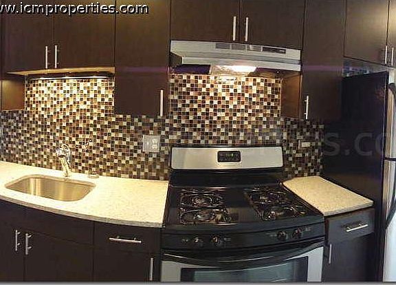 3rd image of 516 W Cornelia Ave #3U