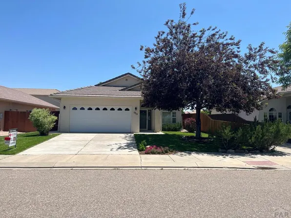 1012 Willowcrest Dr, Pueblo, CO 81005