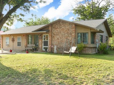 306 W Wetz, Marion, TX, 78124
