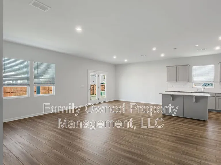 519 Donnas View Way — Photo 15