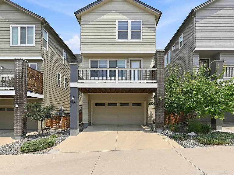 8864 Yates Dr — Photo 2