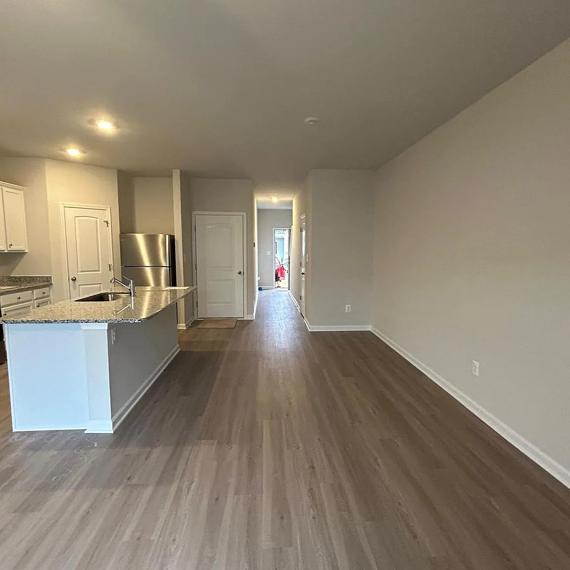 3 bed, 2.5 bath, 1443 sqft, $1,895 — Photo 2