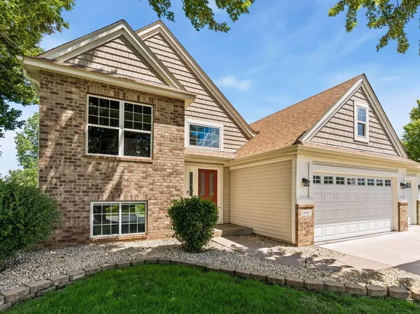 10917 Nassau Cir NE, Blaine, MN 55449