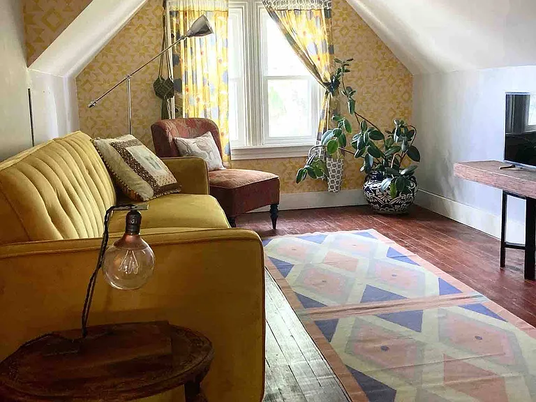 813 E Hutchinson Ave — Photo 12