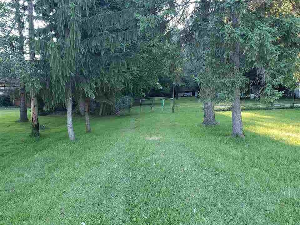 2nd image of 9380 River Rd
