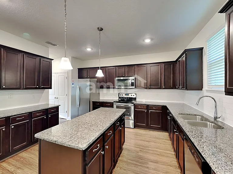 3136 Creek Village Lane Grn — Photo 3