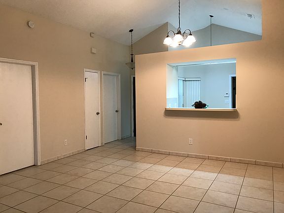 4th image of 102 Warm Springs Ct