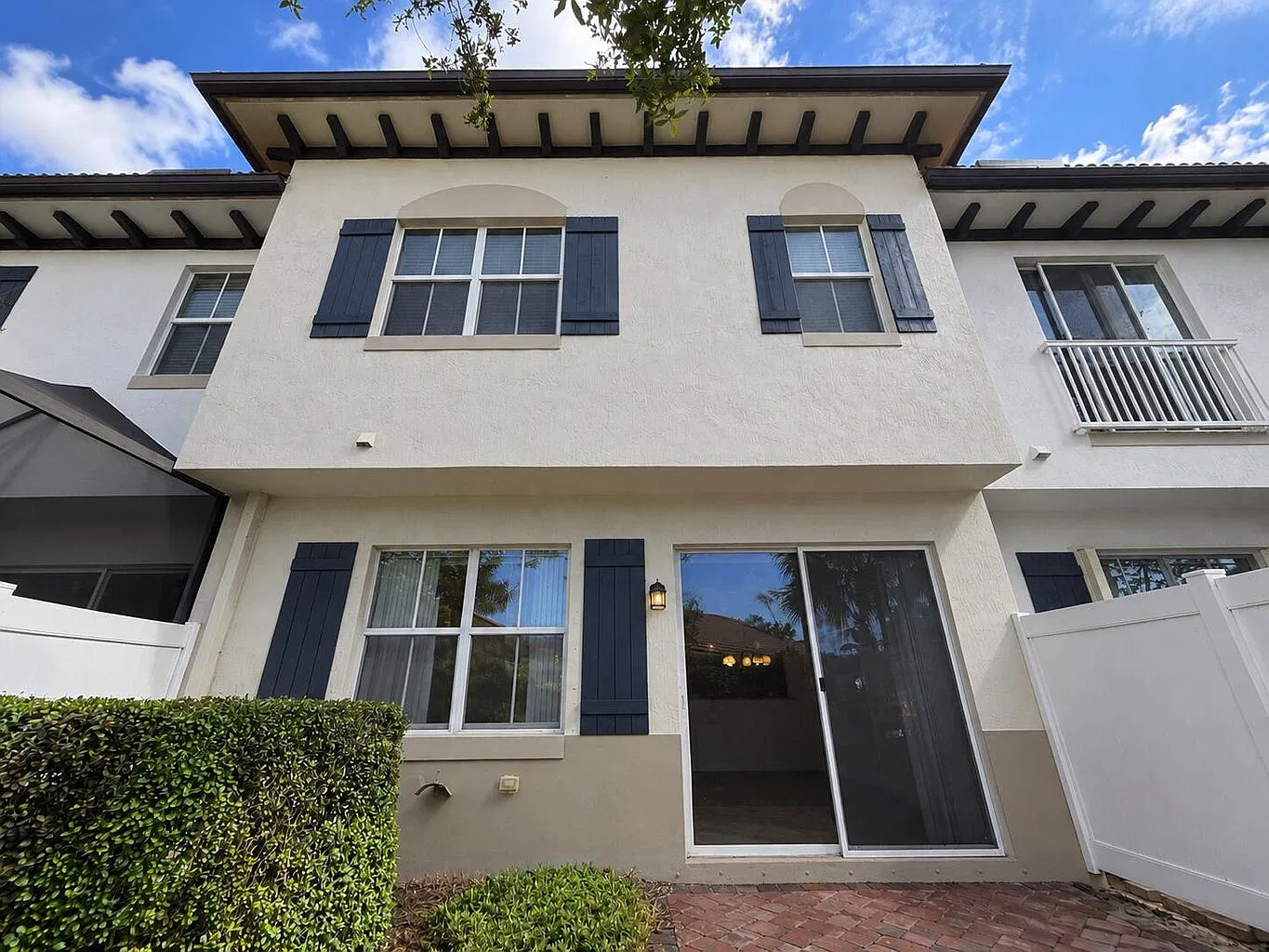 3 bed, 1910 sqft, $3,500 — Photo 3