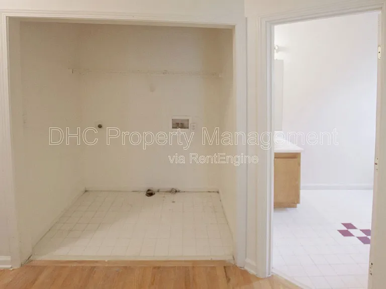 1944 North Ave NW — Photo 14