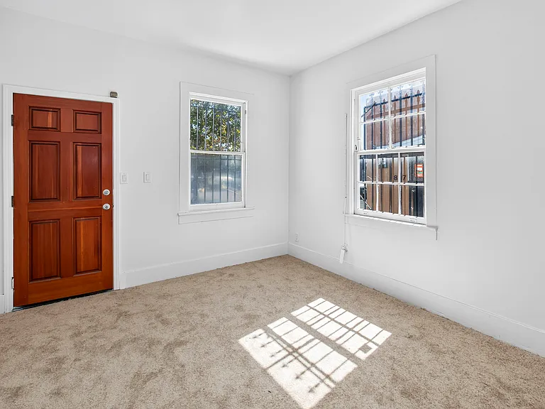 811 W Grand Ave #A — Photo 33
