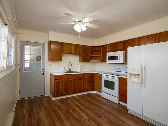 4th image of 291 Aurora Dr