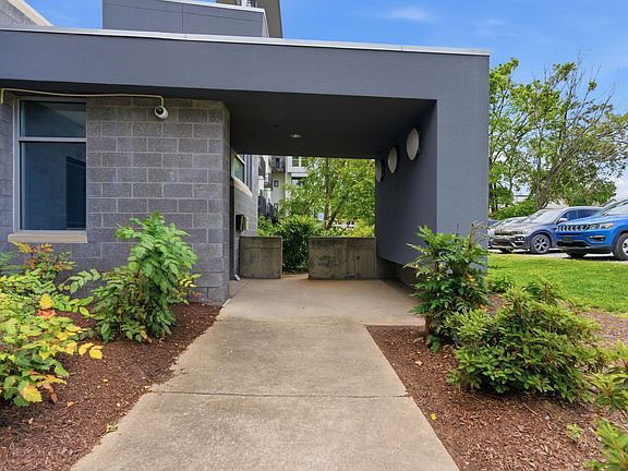 5th image of 1101 18th Ave S APT 612