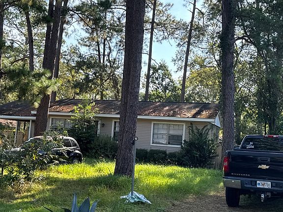 2nd image of 900 Greenbriar Rd