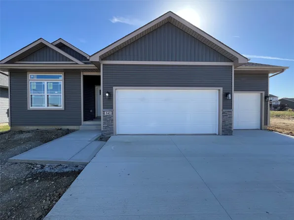 542 SE Hollow Ct, West Des Moines, IA 50265