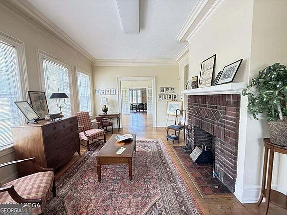 2nd image of 2055 Vineville Ave