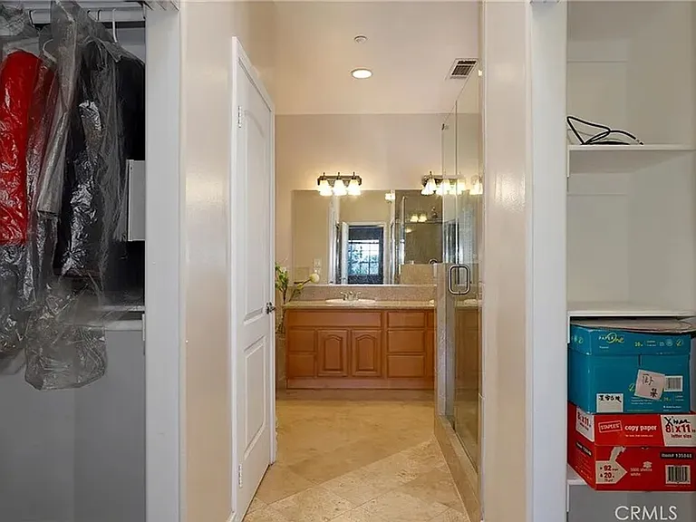 227 Florence Ave — Photo 13