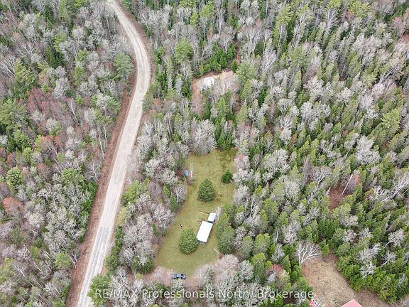 2nd image of 1056 Outram Rd