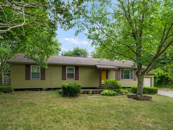 2921 Overlook Dr, Fort Wayne, IN 46808