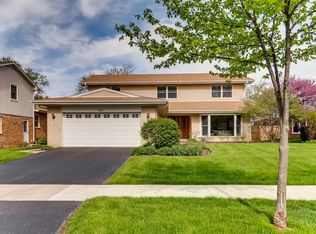 1041 Meadowlark Ln, Glenview, IL 60025