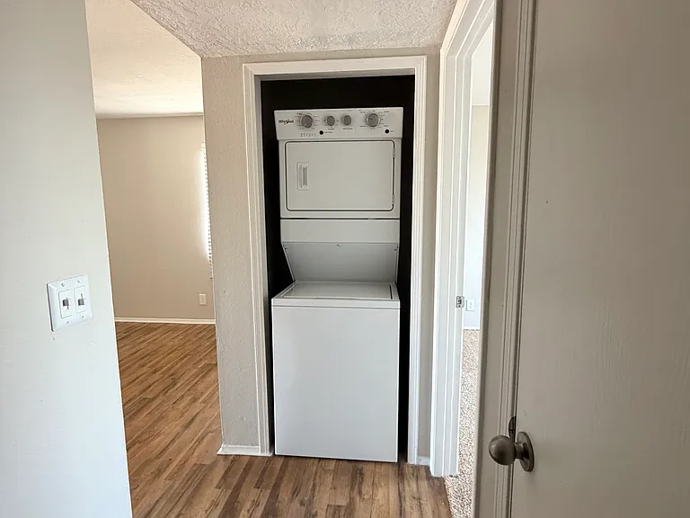 312 Geraldine Rd SE — Photo 6