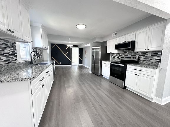 4th image of 1029 Willingham St