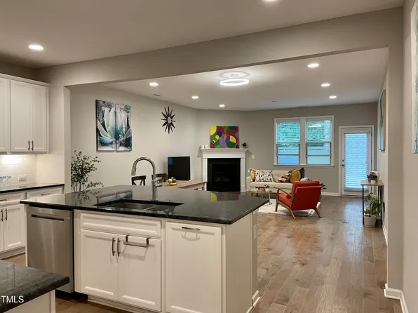 204 Ellsworth Manor Dr, Hillsborough, NC 27278