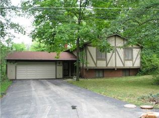 3825 Elmhill Dr, Pinckney, MI
