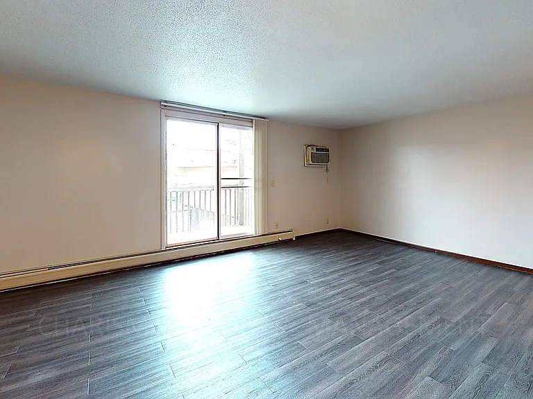 Cedar House Apartments — Photo 16