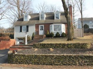 42 Hillcrest Ave, Morristown, NJ 07960